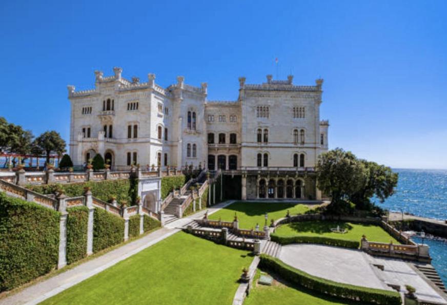 Palma Verde Castello di Brussa Bagian luar foto